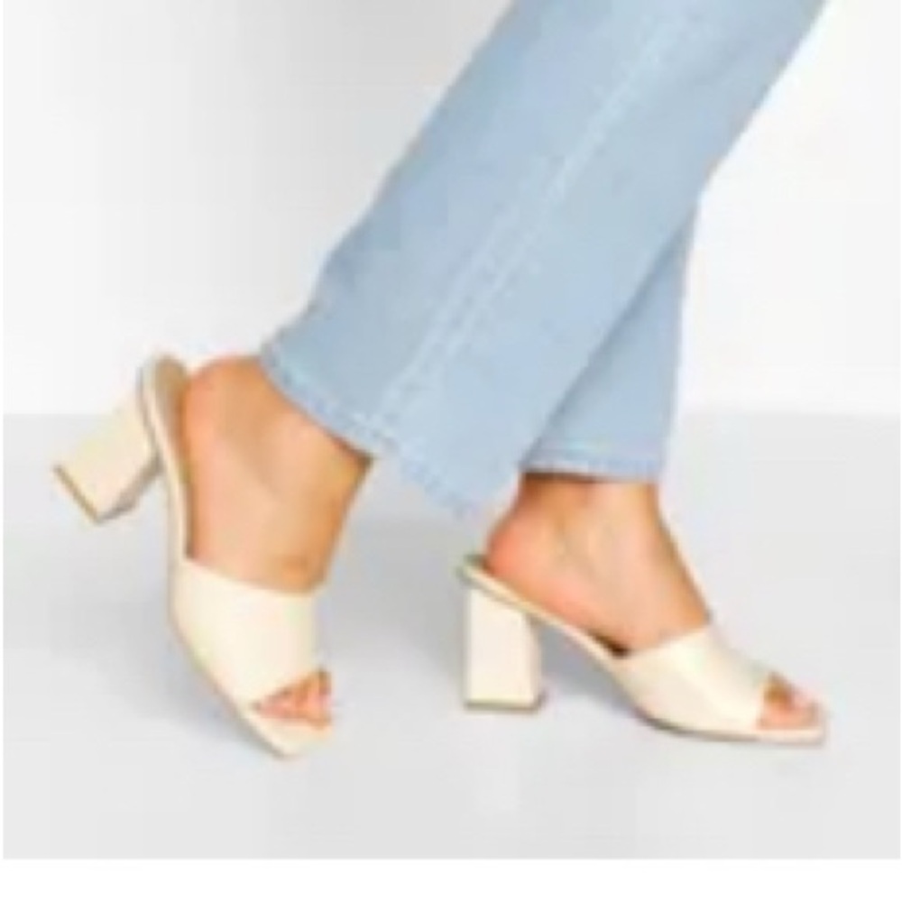 Boohoo Cream Open-Toe Block Heels